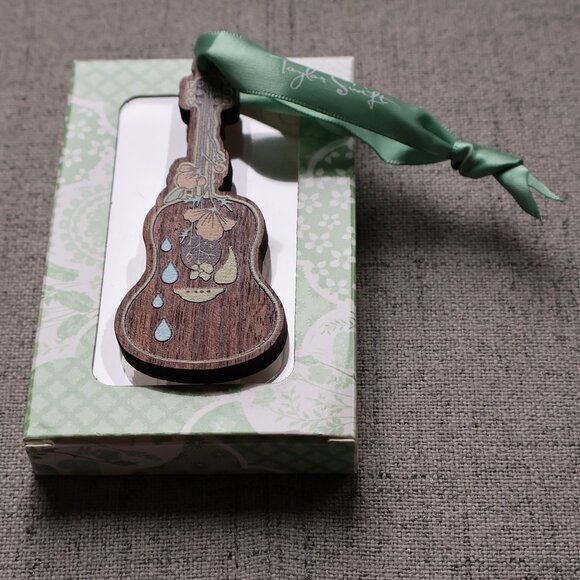 Taylor Swift Self-Titled Debut Teardrops on My Guitar Ornament - Picture 2 of 3
